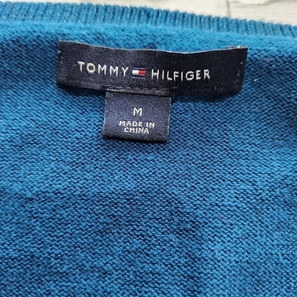 Tommy Hilfiger Size Medium Metallic Blue Scoop Neck Lightweight Pullover Sweater - Picture 7 of 8